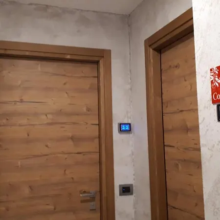 Bed & , Corte Rossa -1 Min Walk To Bernina Express فندق 2*