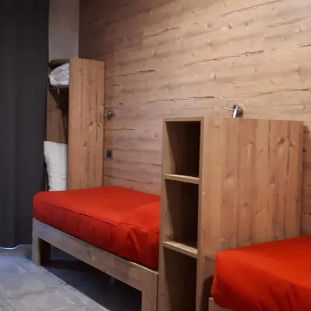 Bed & , Corte Rossa -1 Min Walk To Bernina Express 호텔 2*