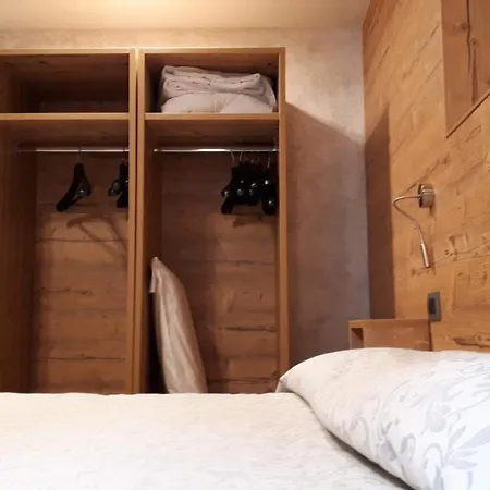 Bed & , Corte Rossa -1 Min Walk To Bernina Express 호텔 2*
