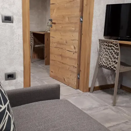 Bed & , Corte Rossa -1 Min Walk To Bernina Express 호텔 2*