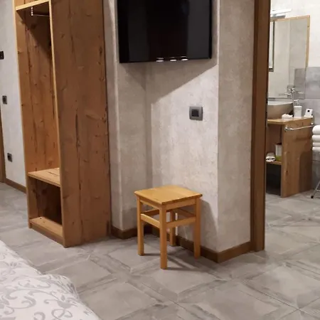 Bed & , Corte Rossa -1 Min Walk To Bernina Express 호텔 2*