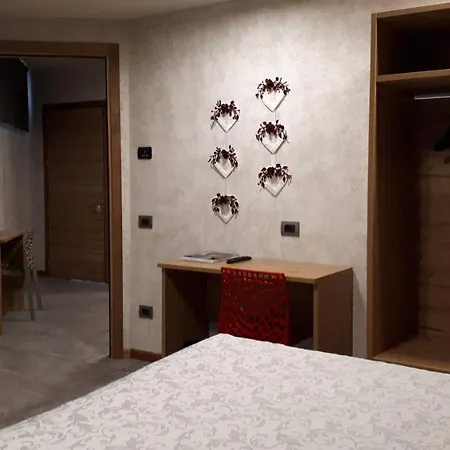 Bed & , Corte Rossa -1 Min Walk To Bernina Express 2*