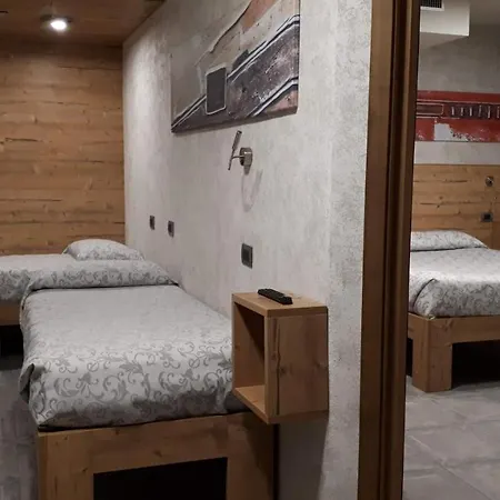 Bed & , Corte Rossa -1 Min Walk To Bernina Express 호텔 2*
