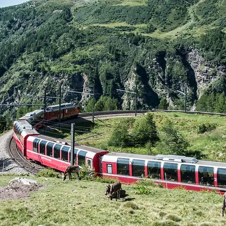 Bed & , Corte Rossa -1 Min Walk To Bernina Express 2*