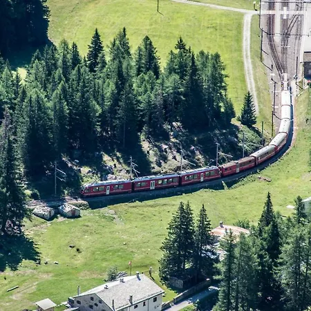 Bed & , Corte Rossa -1 Min Walk To Bernina Express 티라노