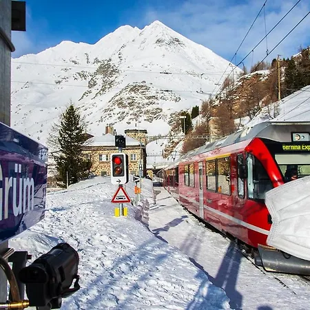 Bed & , Corte Rossa -1 Min Walk To Bernina Express 티라노