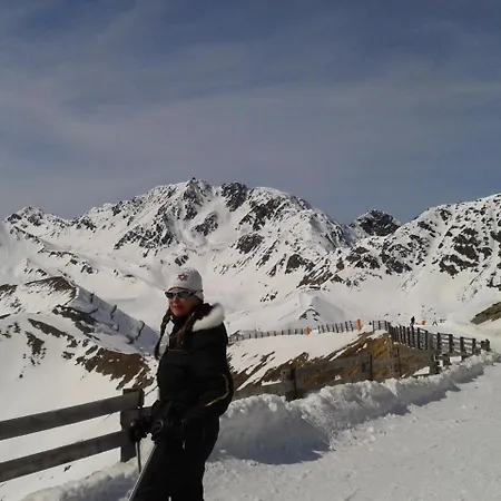 Bed & , Corte Rossa -1 Min Walk To Bernina Express 호텔 2*