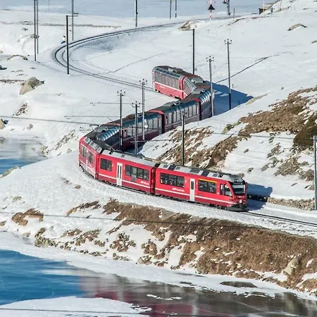 Bed & , Corte Rossa -1 Min Walk To Bernina Express