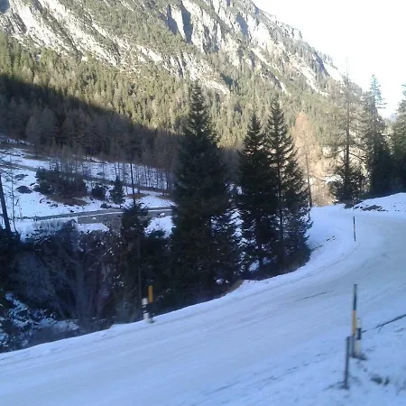 Bed & , Corte Rossa -1 Min Walk To Bernina Express 호텔 2*