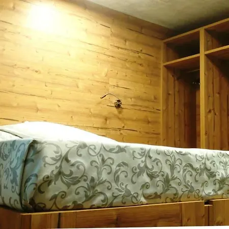 Bed & , Corte Rossa -1 Min Walk To Bernina Express
