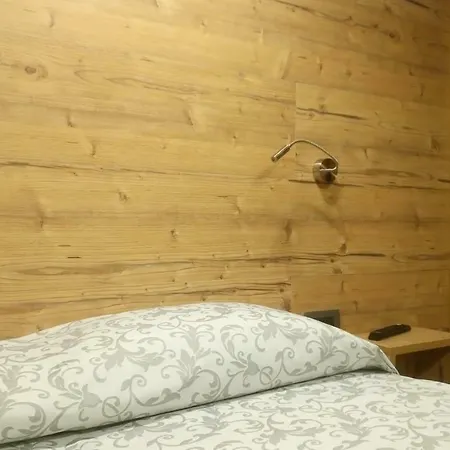 Bed & , Corte Rossa -1 Min Walk To Bernina Express 2*