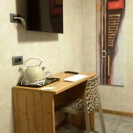 Hotel Bed & , Corte Rossa -1 Min Walk To Bernina Express Tirano