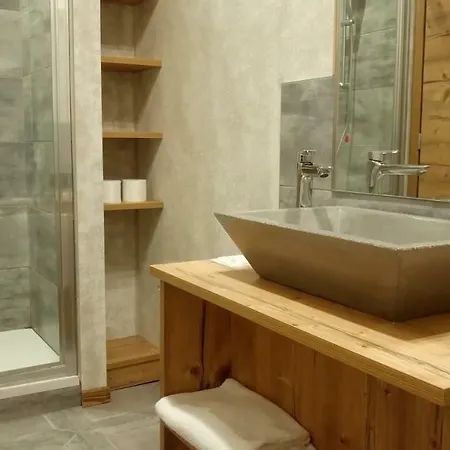 Bed & , Corte Rossa -1 Min Walk To Bernina Express Hotel 2*