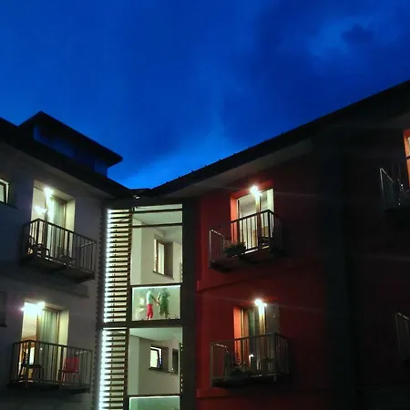 호텔 Bed & , Corte Rossa -1 Min Walk To Bernina Express 티라노