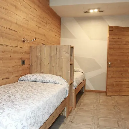 Bed & , Corte Rossa -1 Min Walk To Bernina Express 티라노